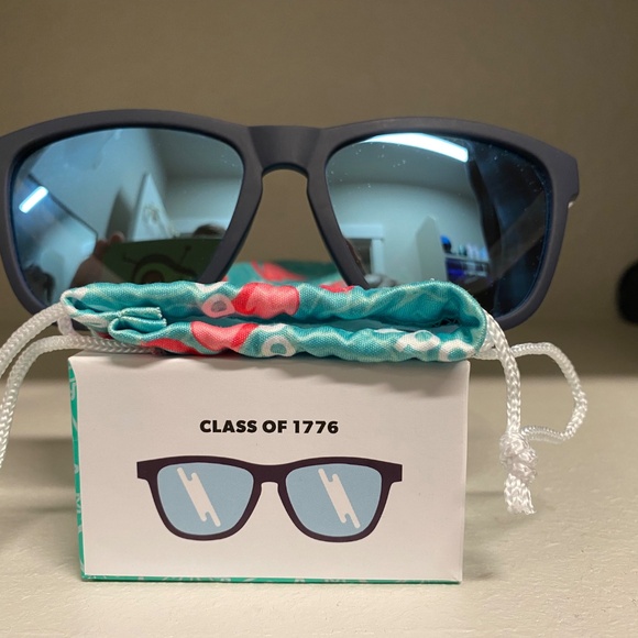 goodr OG Class of 1776 - Picture 2 of 5